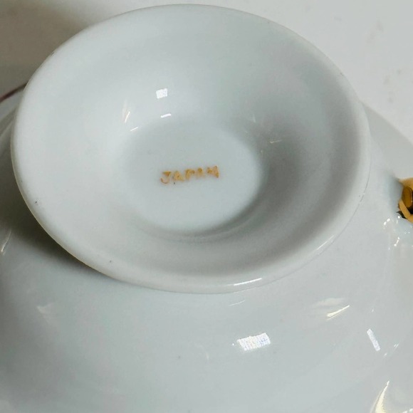 Old Gold Vintage Hand Painted Gilded Flower Teacup Made in Japan - Picture 4 of 4